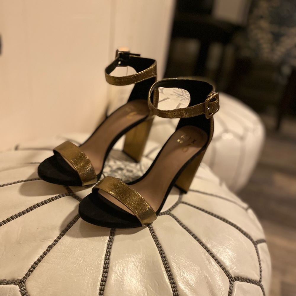 Beautiful heels. Only warn once